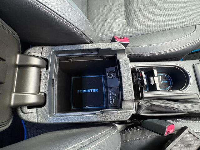 フォレスター Ｓ－リミテッド　４ＷＤ　ドライブレコーダー　オートクルーズコントロール　レーンアシスト　パワーシート　衝突被害軽減システム　ＬＥＤヘッドランプ　電動リアゲート　アルミホイール　スマートキー　アイドリングストップ（9枚目）