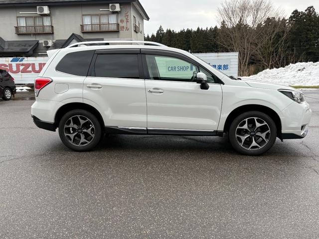 フォレスター Ｓ－リミテッド　４ＷＤ　ドライブレコーダー　オートクルーズコントロール　レーンアシスト　パワーシート　衝突被害軽減システム　ＬＥＤヘッドランプ　電動リアゲート　アルミホイール　スマートキー　アイドリングストップ（13枚目）