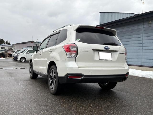 フォレスター Ｓ－リミテッド　４ＷＤ　ドライブレコーダー　オートクルーズコントロール　レーンアシスト　パワーシート　衝突被害軽減システム　ＬＥＤヘッドランプ　電動リアゲート　アルミホイール　スマートキー　アイドリングストップ（16枚目）