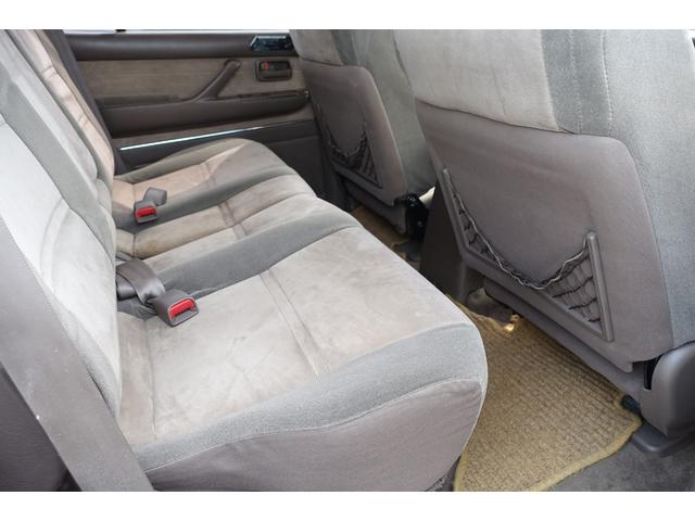 ランドクルーザー８０ ディーゼルターボ後期型ＶＸリミテッド新品ＡＲＢ製バンパー　新品３インチリフトアップ新品インナーブラックヘッドライト新品オレンジコーナーレンズ新品ＬＥＤテールレンズ新品ＢＦグッドリッジオールテレーンタイヤクリムソンオプションビードロック付きデーモン（28枚目）