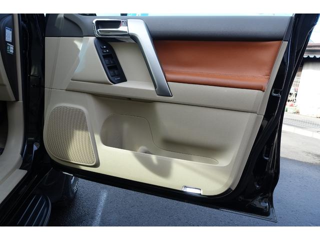 ランドクルーザープラド 西日本仕入ＴＸディーゼルターボ　アルパインビッグエックスナビコンビハンドルルーフラック（26枚目）