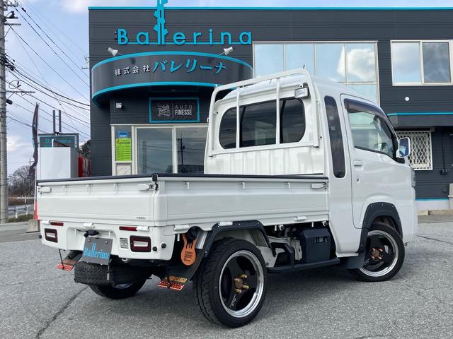 ジャンボ　４ＷＤ　５ＭＴ　バンパーガード　社外ナビ（ＭＡＸ７７５Ｗ）　両側サイドステップ　バックカメラ　リアワイドゲート　ＥＴＣ　ＡＤＶＡＮ　ＲＡＣＩＮＧアルミホイール　オーバーフェンダー　社外テール(28枚目)