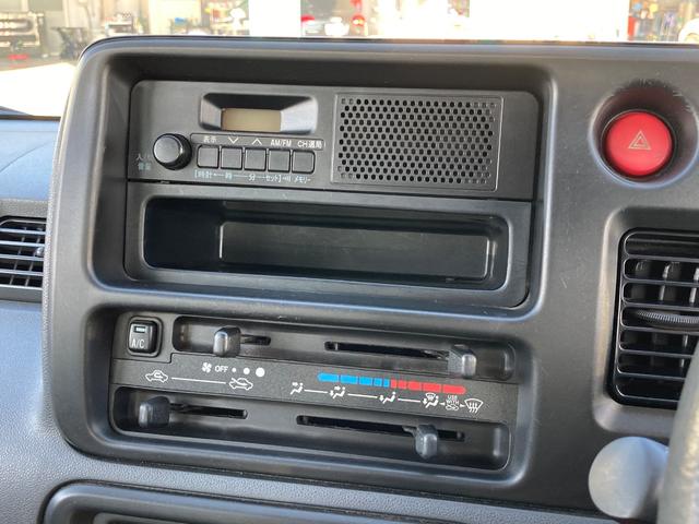 サンバーバン トランスポーター　４ＷＤ　純正ラヂオ　両側スライドドア（3枚目）
