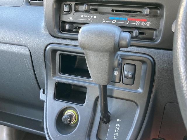 サンバーバン トランスポーター　４ＷＤ　純正ラヂオ　両側スライドドア（4枚目）