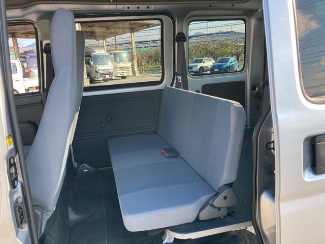 サンバーバン トランスポーター　４ＷＤ　純正ラヂオ　両側スライドドア（11枚目）