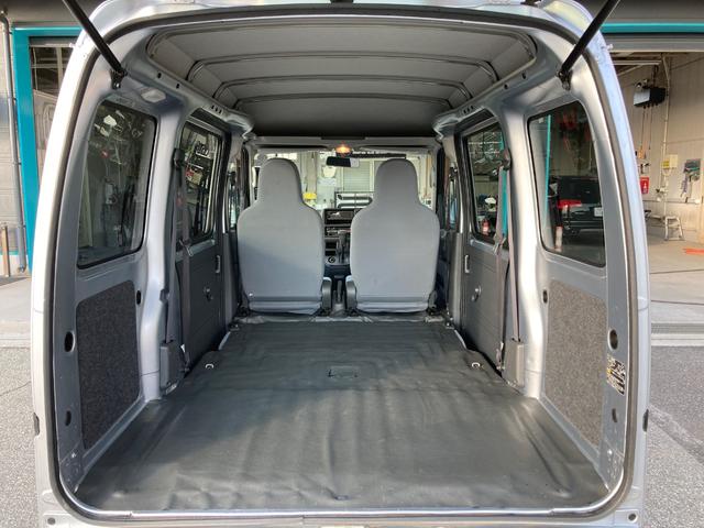 サンバーバン トランスポーター　４ＷＤ　純正ラヂオ　両側スライドドア（13枚目）