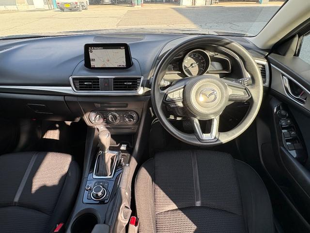 アクセラスポーツ １５Ｃ　マツダコネクトナビ　バックカメラ　ＥＴＣ　プッシュエンジンスタート　　ステアリングスイッチ　スペアキー有り　社外アルミ（2枚目）