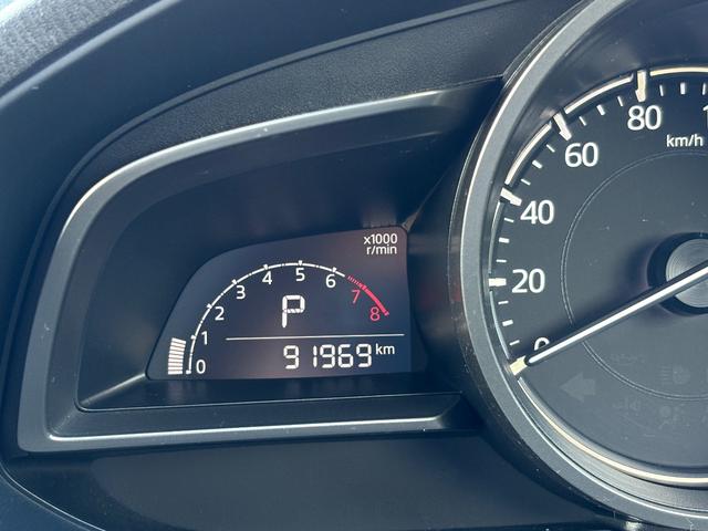 アクセラスポーツ １５Ｃ　マツダコネクトナビ　バックカメラ　ＥＴＣ　プッシュエンジンスタート　　ステアリングスイッチ　スペアキー有り　社外アルミ（9枚目）