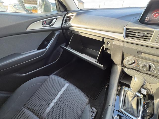 アクセラスポーツ １５Ｃ　マツダコネクトナビ　バックカメラ　ＥＴＣ　プッシュエンジンスタート　　ステアリングスイッチ　スペアキー有り　社外アルミ（14枚目）