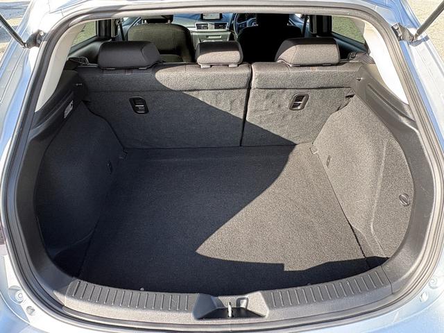 アクセラスポーツ １５Ｃ　マツダコネクトナビ　バックカメラ　ＥＴＣ　プッシュエンジンスタート　　ステアリングスイッチ　スペアキー有り　社外アルミ（22枚目）