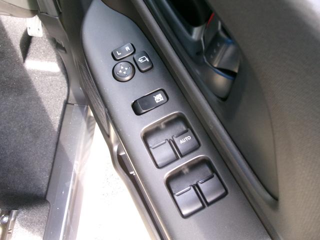 スペーシア ＨＹＢＲＩＤ　Ｇ　オートライト　シートヒーター　スズキセーフティーサポート　ワンオーナー　４ＷＤ　アイドリングストップ　横滑り防止機能　盗難防止システム（31枚目）