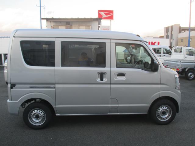 エブリイ ＰＡリミテッド　６型　４ＷＤ　衝突被害軽減ブレーキ　スライドドア　４ＷＤ　衝突被害軽減システム　キーレスエントリー　パワーステアリング　パワーウィンドウ　運転席エアバック　ＡＢＳ（4枚目）