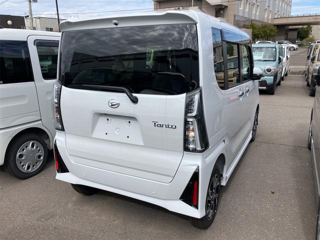タント Ｘ　４ＷＤ　届け出済み未使用車　両側電動スライドドア　クリアランスソナー　レーンアシスト　衝突被害軽減システム　オートライト　ＬＥＤヘッドランプ　スマートキー　アイドリングストップ　電動格納ミラー（4枚目）