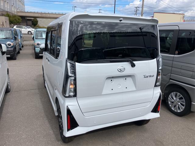 タント Ｘ　４ＷＤ　届け出済み未使用車　両側電動スライドドア　クリアランスソナー　レーンアシスト　衝突被害軽減システム　オートライト　ＬＥＤヘッドランプ　スマートキー　アイドリングストップ　電動格納ミラー（5枚目）