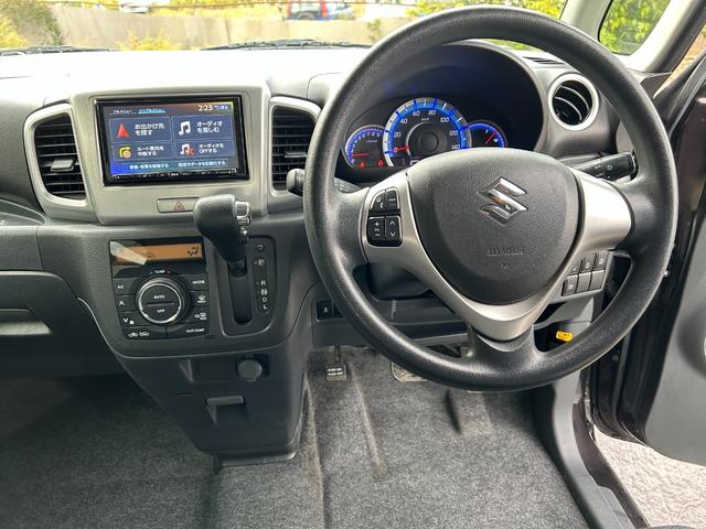 スペーシア Ｘリミテッド　２年保証　４ＷＤ　ＣＶＴ　ナビ　バックカメラ　両側電動スライドドア　ステアリングリモコン　シートヒーター　プッシュスタート（6枚目）