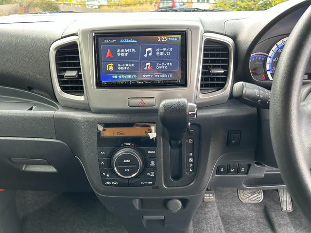 スペーシア Ｘリミテッド　２年保証　４ＷＤ　ＣＶＴ　ナビ　バックカメラ　両側電動スライドドア　ステアリングリモコン　シートヒーター　プッシュスタート（8枚目）