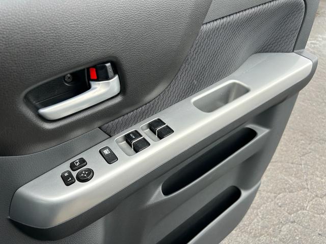 スペーシア Ｘリミテッド　２年保証　４ＷＤ　ＣＶＴ　ナビ　バックカメラ　両側電動スライドドア　ステアリングリモコン　シートヒーター　プッシュスタート（17枚目）