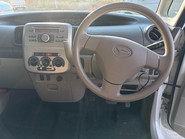 タント Ｌ　２年保証　４ＷＤ　ＣＶＴ　純正オーディオ　ミラクルオープンドア　電動格納ミラー　キーレス（7枚目）
