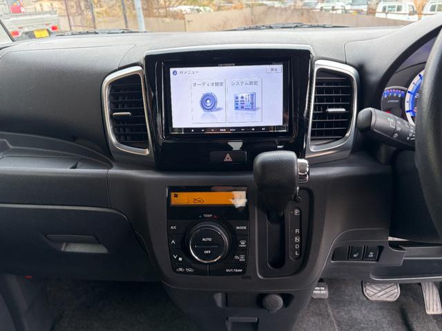 スペーシアカスタム ＴＳ　２年保証　４ＷＤ　ＣＶＴ　ターボ　ナビ　両側電動スライドドア　フォグランプ　シートヒーター　スペアキー　プッシュスタート（8枚目）