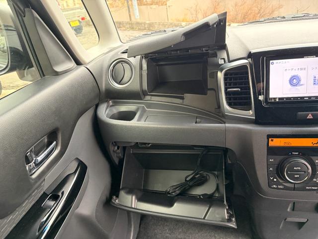 スペーシアカスタム ＴＳ　２年保証　４ＷＤ　ＣＶＴ　ターボ　ナビ　両側電動スライドドア　フォグランプ　シートヒーター　スペアキー　プッシュスタート（13枚目）