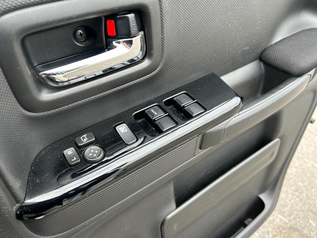 スペーシアカスタム ハイブリッドＧＳ　２年保証　４ＷＤ　ＣＶＴ　ステアリングリモコン　片側電動スライドドア　フォグランプ　エンジンスターター　プッシュスタート（16枚目）