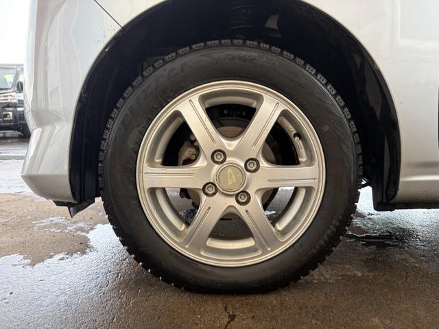 スタッドレスタイヤ・サマータイヤ・アルミホイール各種取り扱い可能です。