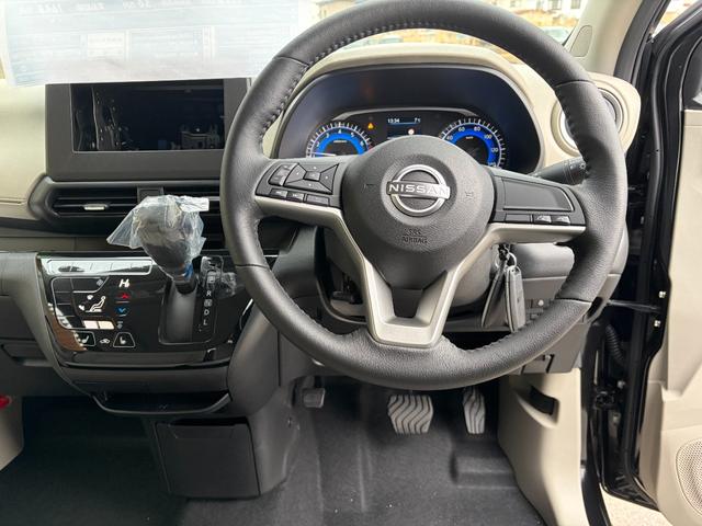 デイズ Ｘ　届出済未使用車　４ＷＤ　ＣＶＴ　ステアリングリモコン　電動格納ミラー　純正アルミホイール　スペアキー　プッシュスタート（7枚目）