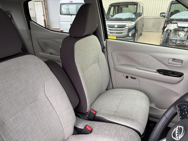 デイズ Ｘ　届出済未使用車　４ＷＤ　ＣＶＴ　ステアリングリモコン　電動格納ミラー　純正アルミホイール　スペアキー　プッシュスタート（16枚目）