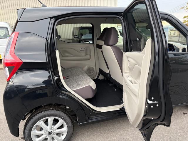 デイズ Ｘ　届出済未使用車　４ＷＤ　ＣＶＴ　ステアリングリモコン　電動格納ミラー　純正アルミホイール　スペアキー　プッシュスタート（18枚目）