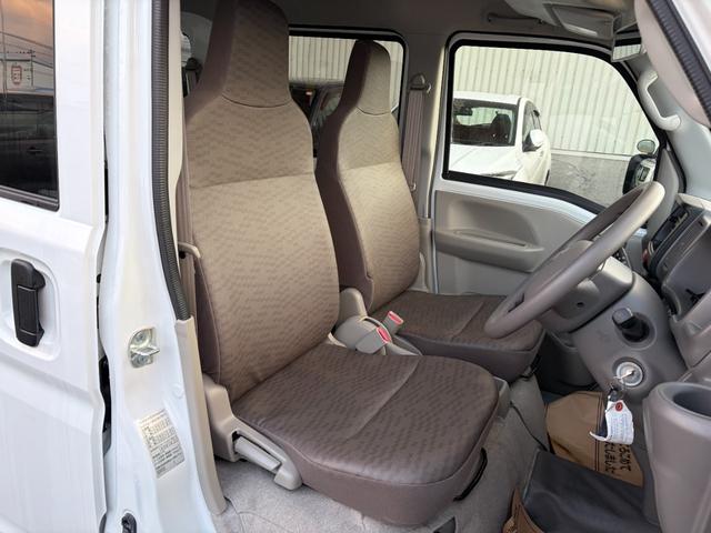 エブリイ ＰＡ　チヨイ乗車　４ＷＤ　ＡＴ　純正ラジオ　両側スライドドア　スペアキー（5枚目）