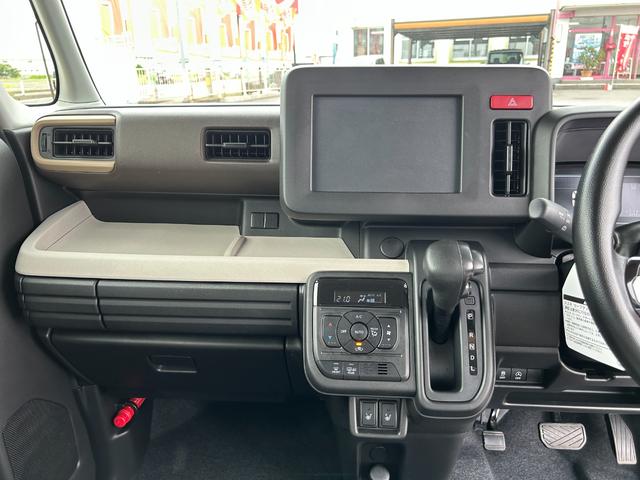 スペーシア ハイブリッドＧ　チヨイ乗車　４ＷＤ　ＣＶＴ　両側スライドドア　ＬＥＤヘッドライト　シートヒーター　スペアキー　プッシュスタート（8枚目）