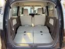 後部座席を倒せばフラットに！荷物も沢山積めます！