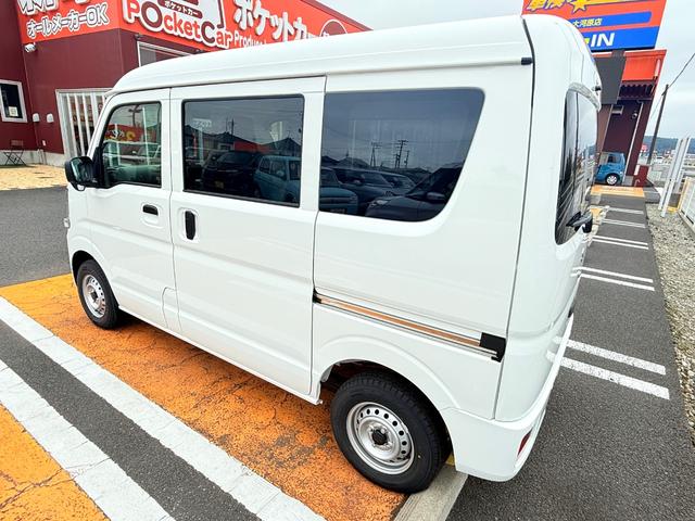 エブリイ ＰＡリミテッド　４ＷＤ　両側スライドドア　クリアランスソナー　レーンアシスト　衝突被害軽減システム　キーレスエントリー　アイドリングストップ　ＣＶＴ　盗難防止システム　ＡＢＳ　ＥＳＣ　衝突安全ボディ　エアコン（25枚目）