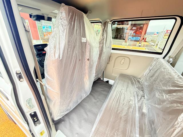 エブリイ ＰＡリミテッド　４ＷＤ　両側スライドドア　クリアランスソナー　レーンアシスト　衝突被害軽減システム　キーレスエントリー　アイドリングストップ　ＣＶＴ　盗難防止システム　ＡＢＳ　ＥＳＣ　衝突安全ボディ　エアコン（37枚目）