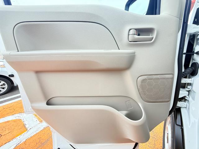 エブリイ ＰＡリミテッド　４ＷＤ　両側スライドドア　クリアランスソナー　レーンアシスト　衝突被害軽減システム　キーレスエントリー　アイドリングストップ　ＣＶＴ　盗難防止システム　ＡＢＳ　ＥＳＣ　衝突安全ボディ　エアコン（41枚目）