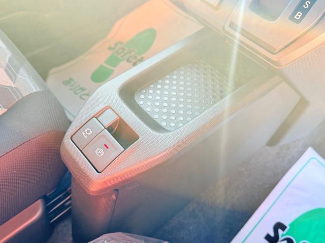 タフト Ｘ　バックカメラ　ＴＶ　クリアランスソナー　レーンアシスト　衝突被害軽減システム　ＬＥＤヘッドランプ　スマートキー　アイドリングストップ　電動格納ミラー　サンルーフ　ＣＶＴ　盗難防止システム　ＡＢＳ（7枚目）