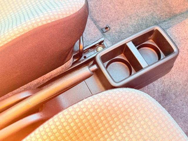 アルト L 衝突被害軽減システム キーレスエントリー アイドリングストップ シートヒーター CVT 盗難防止システム ABS ESC CD ミュージックプレイヤー接続可 衝突安全ボディ エアコン(7枚目)