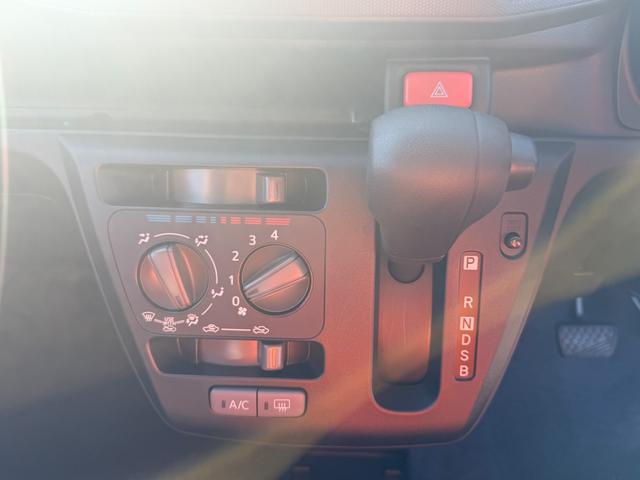 ミライース L SAIII クリアランスソナー 衝突被害軽減システム オートマチックハイビーム キーレスエントリー アイドリングストップ CVT 盗難防止システム ABS ESC 衝突安全ボディ エアコン パワーステアリング(5枚目)