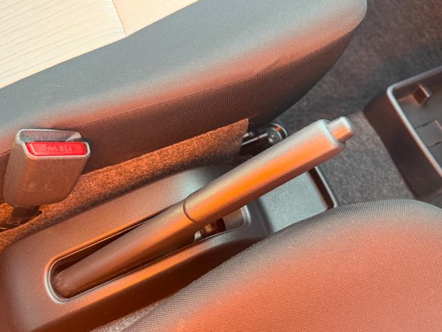 ミライース L SAIII クリアランスソナー 衝突被害軽減システム オートマチックハイビーム キーレスエントリー アイドリングストップ CVT 盗難防止システム ABS ESC 衝突安全ボディ エアコン パワーステアリング(7枚目)