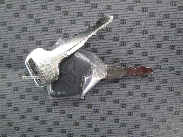 ミニキャブトラック Ｍ　２ＷＤ　届出済み未使用車　キーレス　パワーウインド　アイドリングストップ　オートライト　ＡＢＳ　横滑り防止　リアパーキングセンサー　運転席助手席エアバッグ　ＡＭ／ＦＭラジオ（18枚目）