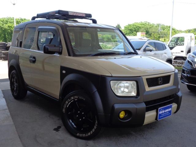 ベースグレード オリジナルカスタム ベージュ ブラックツートン 観音開き ルーフラダー ホワイトレタータイヤ 4WD 新品ショック交換済 盗難防止システム 衝突安全ボディ キーレスエントリー HID フルフラット(3枚目)