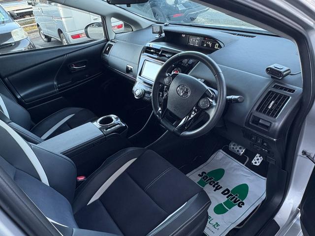 プリウスアルファ Ｓツーリングセレクション・Ｇ’ｓ　社外ナビ　Ｂｌｕｅｔｏｏｔｈ　地デジ　バックカメラ　１８インチ専用アルミ　フリップダウンモニター　専用ハーフレザーシート　バックカメラ　ＥＴＣ　ドラレコ（8枚目）