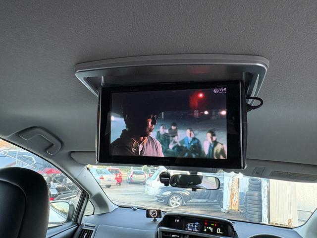 プリウスアルファ Ｓツーリングセレクション・Ｇ’ｓ　社外ナビ　Ｂｌｕｅｔｏｏｔｈ　地デジ　バックカメラ　１８インチ専用アルミ　フリップダウンモニター　専用ハーフレザーシート　バックカメラ　ＥＴＣ　ドラレコ（10枚目）