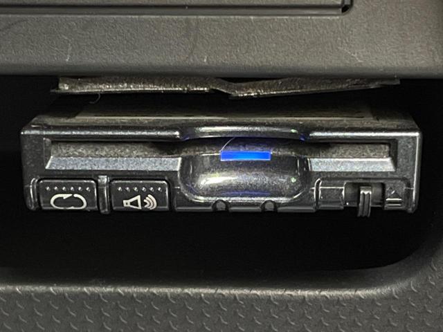 X レーダーブレーキサポート 純正ナビ 禁煙車 バックカメラ Bluetooth HIDヘッド シートヒーター ETC スマートキー アイドリングストップ ドアバイザー 横滑り防止 盗難防止 ベンチシート(6枚目)