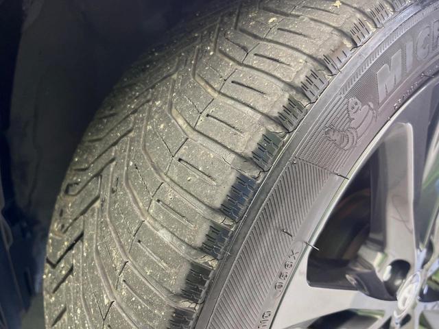 カローラツーリング ハイブリッド ダブルバイビー 9型ディスプレイオーディオ バックカメラ セーフティセンス レーダークルーズ 禁煙車 ハーフレザーシート コーナーセンサー スマートキー LEDヘッド ETC オートハイビーム 純正17インチアルミ(31枚目)