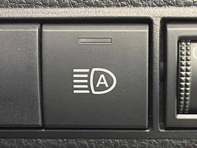 カローラツーリング ハイブリッド ダブルバイビー 9型ディスプレイオーディオ バックカメラ セーフティセンス レーダークルーズ 禁煙車 ハーフレザーシート コーナーセンサー スマートキー LEDヘッド ETC オートハイビーム 純正17インチアルミ(34枚目)