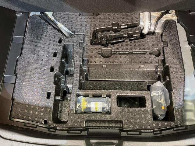 オーラ ニスモ　純正９型ナビ　全周囲カメラ　インテリジェントエマージェンシーブレーキ　レーダークルーズ　禁煙車　２トーンカラー　ハーフレザーシート　シートヒーター　ドラレコ　コーナーセンサー　ＬＥＤヘッド　ＥＴＣ（53枚目）