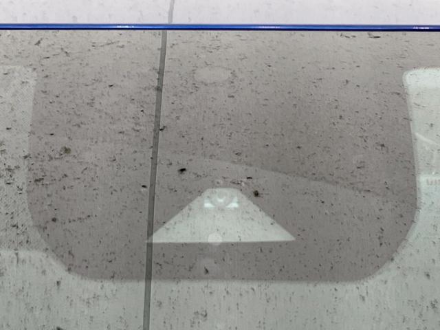 ノート Ｘ　純正９型ナビ　全周囲カメラ　衝突軽減　禁煙車　ドラレコ　コーナーセンサー　スマートキー　ＥＴＣ　オートハイビーム　デジタルインナーミラー　車線逸脱警報　踏み間違い防止装置　オートライト　オートエアコン（5枚目）