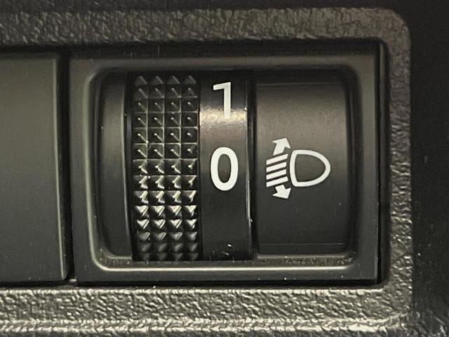 ノート Ｘ　純正９型ナビ　全周囲カメラ　衝突軽減　禁煙車　ドラレコ　コーナーセンサー　スマートキー　ＥＴＣ　オートハイビーム　デジタルインナーミラー　車線逸脱警報　踏み間違い防止装置　オートライト　オートエアコン（51枚目）