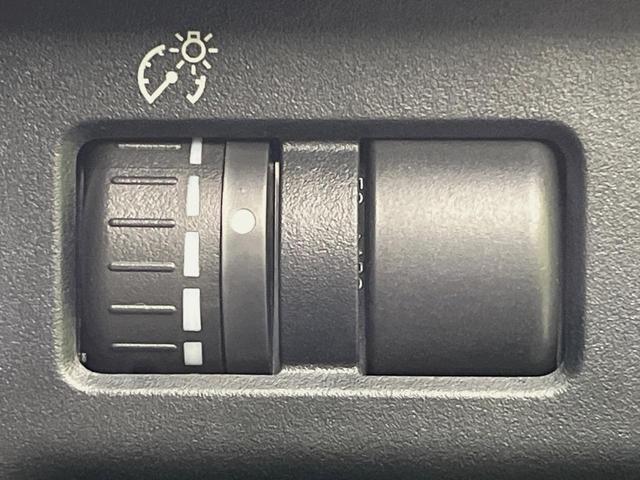 インプレッサスポーツ ２．０ｉ－Ｓアイサイト　４ＷＤ　純正ナビ　バックカメラ　衝突軽減　レーダークルーズ　禁煙車　合皮コンビシート　パワーシート　スマートキー　ＨＩＤヘッド　ＥＴＣ　車線逸脱警報　誤発進抑制機能　先行車発進お知らせ　オートライト（52枚目）